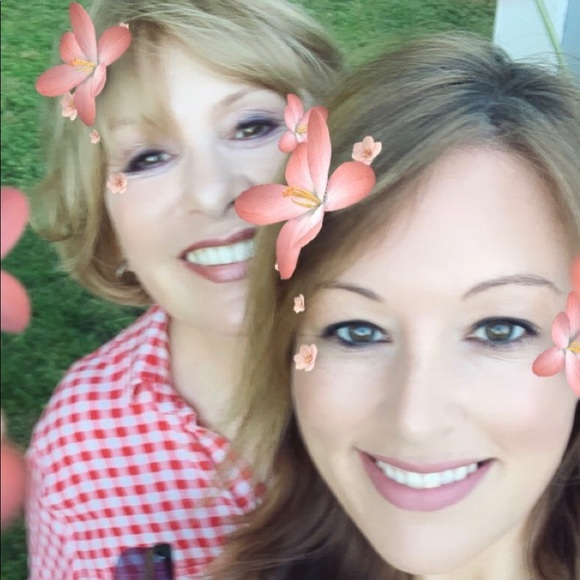 Meet your Posher, Pamela - Picture 2 of 3